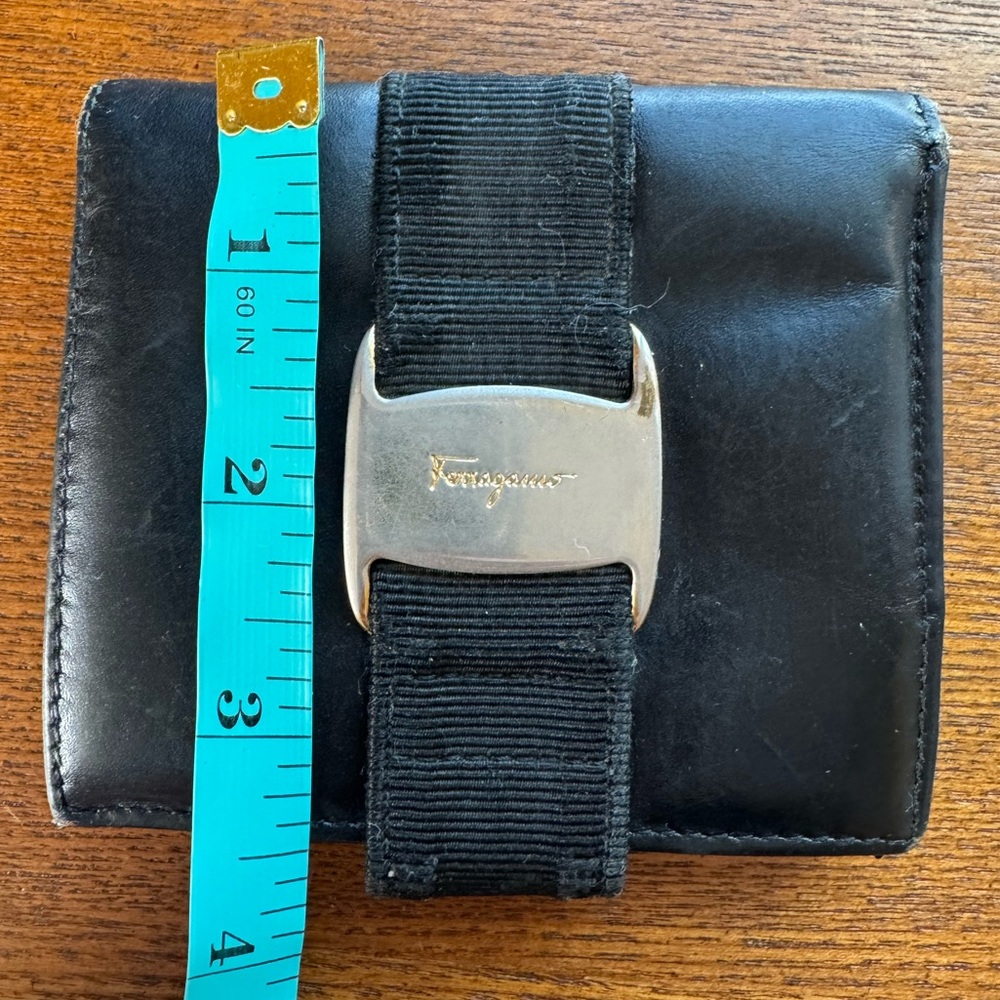Salvatore Ferragamo Vara Bifold Black Leather Wallet w/COA - Picture 11 of 13